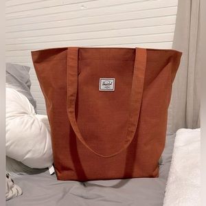 Herschel Tote